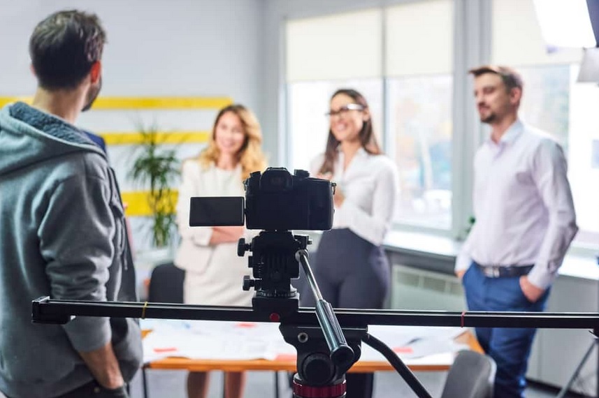 Tourner un film d'entreprise pour mettre en valeur ses collaborateurs